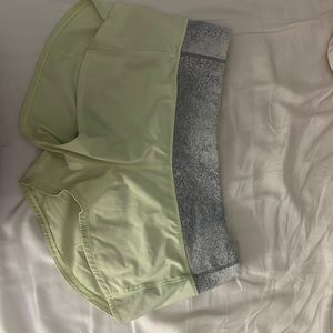 Lululemon 2.5 in Speed up short size 6 hot yellow/neon wash with grey band